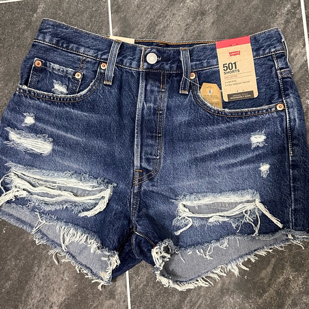 Women’s High-Wasted Levi’s | sz 28